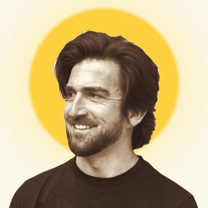 Portrait of Hugo Welke in front of a yellow sun